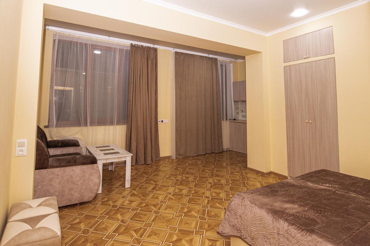 Орел Erivan Exterior foto