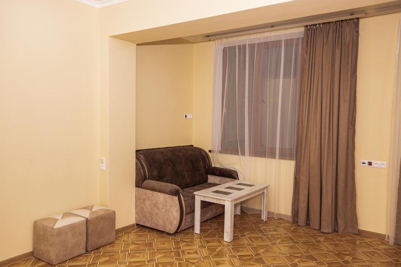 Орел Erivan Exterior foto